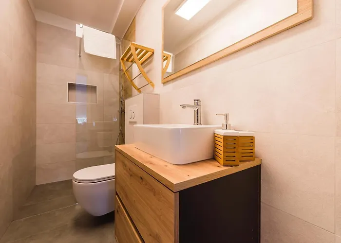 Maka - Omis Дуче